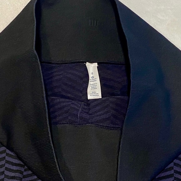 🎉HP🎉NWT Lululemon In The Flow Crop Blue Chevron - Picture 8 of 8